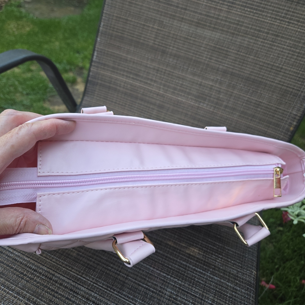 Hello Kitty Pink Quilted Women's Bag - Picture 4 of 12